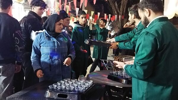 گذری بر فعالیت چایخانه امیر المومنین در شب میلاد حضرت مهدی ( عج)