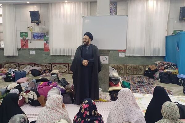 حضور دانش‌آموزان معتکف ناحیه دو شهرری در جلسات بصیرتی