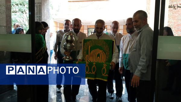 حضور خادمین حرم مطهر امام رضا (ع) به‌مناسبت دهه کرامت و هفته معلم در اداره آموزش و پرورش منطقه ۱۹