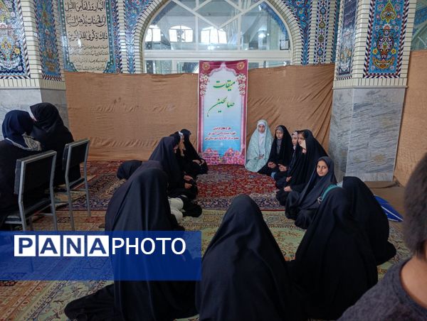 نماز جمعه با حضور دانش‌آموزان فعال بسیجی شهر بن