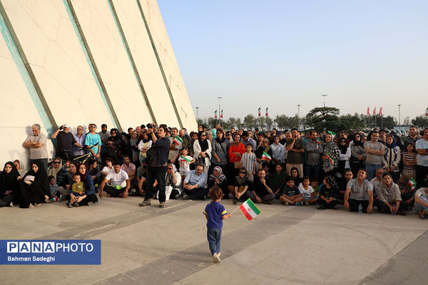 اجرای ارکستر سمفونیک تهران در میدان آزادی