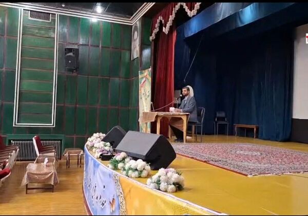 اولین کارگاه از سلسله کارگاه‌های دوره توانمندسازی مربیان پرورشی ناحیه 2 یزد
