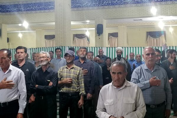 مراسم قرائت دعای کمیل در شب شهادت امام پنجم شیعیان در شهر بانش