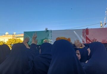 پیکر پاک شهدای گمنام در میان عاشقان ولایت در روز شهادت حضرت فاطمه (س) 