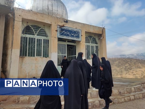 غبار‌روبی مزار شهدا در آستان مقدس امام زاده جعفر (ع) منطقه میانکوه 