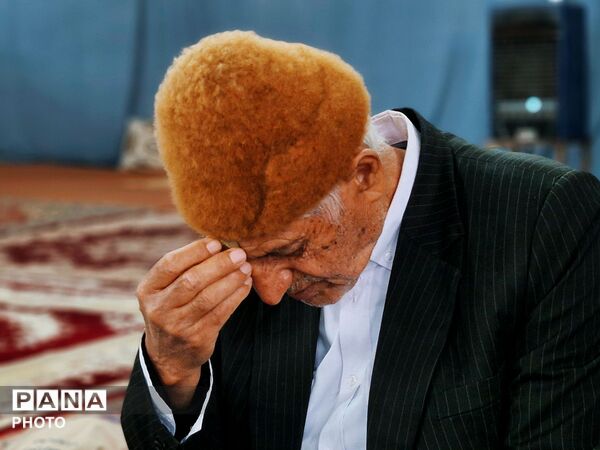 اقامه نمازجمعه با حضور فرهنگیان و دانش‌آموزان در گلوگاه