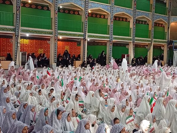 آیین زیبای جشن تکلیف دختران یزدی در حسینیه محمود آباد