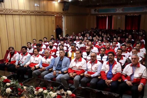  آیین تجلیل از ایثارگری‌های کارکنان و نجاتگران جمعیت هلال‌احمر استان همدان  