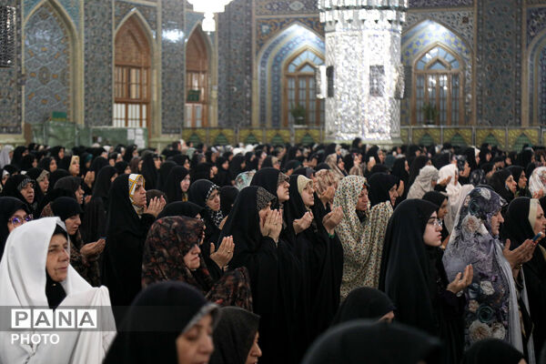 اقامه نماز عید فطر در حرم مطهر رضوی-۲
