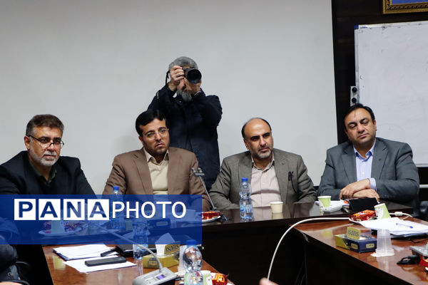 برگزاری نشست خبری مدیرکل راه و شهرسازی استان یزد و مدیران دستگاه‌های متولی مسکن