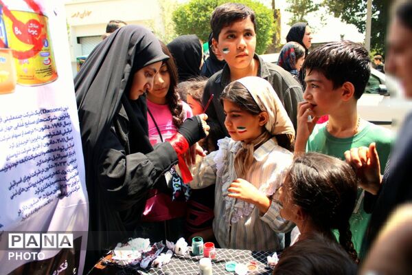 حضور پر رنگ کودکان و نوجوانان حسینی در راهپیمایی جاماندگان اربعین