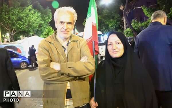 حضور مدیرکل آموزش و پرورش آذربایجان شرقی در هشتادوهشتمین تجمع شبانه‌روزی میدان ساعت