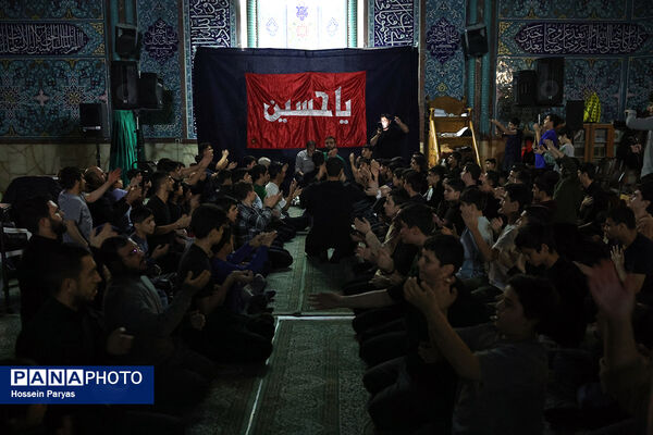 اعتکاف دانش‌آموزی در حسینیه ارشاد