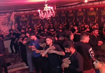 شکوه سینه‌زنی سنتی هیئت عربان علمدار 