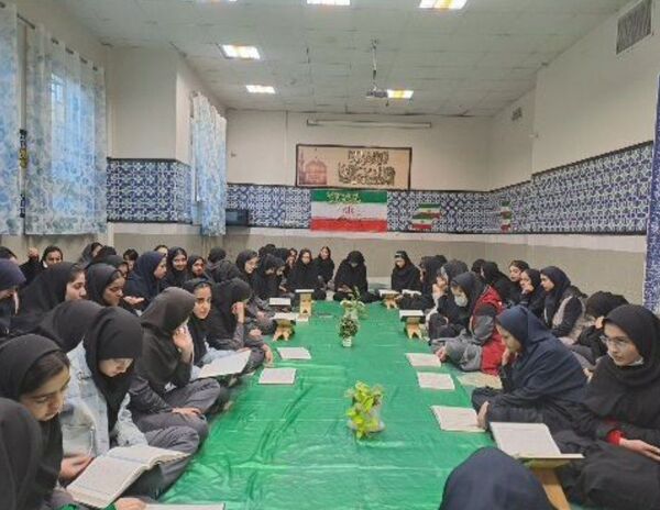 ضیافت افطار ماه رمضان در دبیرستان هوشیار مشهد 
