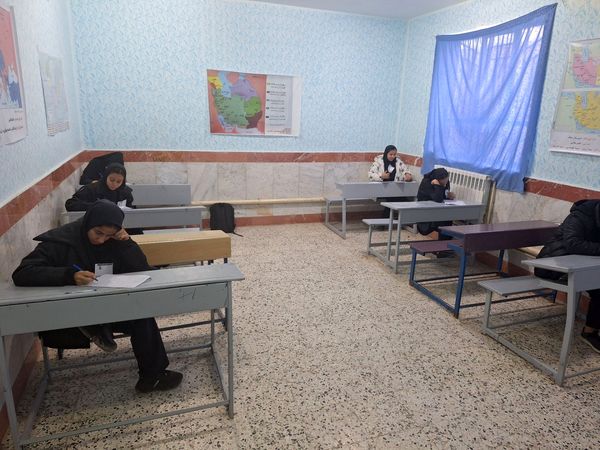امتحانات نوبت اول در مدرسه برادران رحمانی خلیل آباد