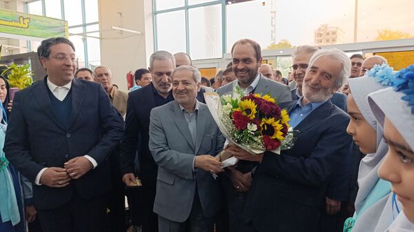 آیین نکوداشت خیر مدرسه ساز عبدالرضا وکیلی با حضور وزیر آموزش و پرورش در نیشابور 