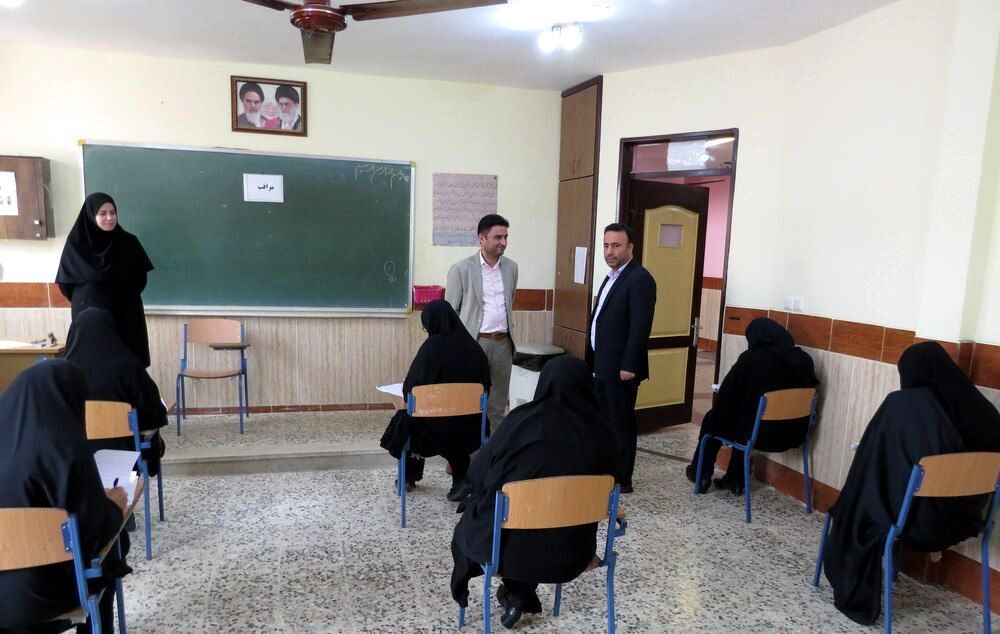 آزمون موردکاوی انتخاب و انتصاب مدیران مدارس، با حضور بیش از ۵۰ متقاضی پست مدیریت مدارس، در فومن برگزار شد