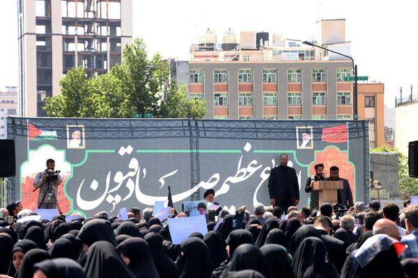 اجتماع عظیم صادقیون در مشهد 