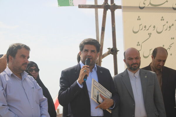 آیین شروع عملیات اجرایی دبیرستان 12 کلاسه شهید اسماعیل محمدپور در تنگک بوشهر