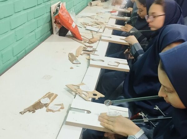 بازدید معاون آموزش متوسطه استان از دبیرستان شاهد تکتم ناحیه ۳ مشهد