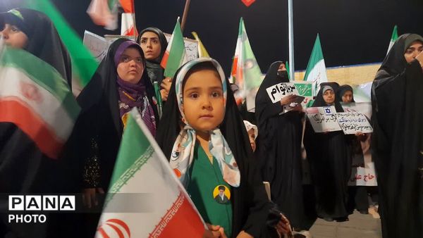 حضور حماسی مدارس قم در تجمعات شبانه آستان مقدس امامزاده موسی مبرقع(ع)