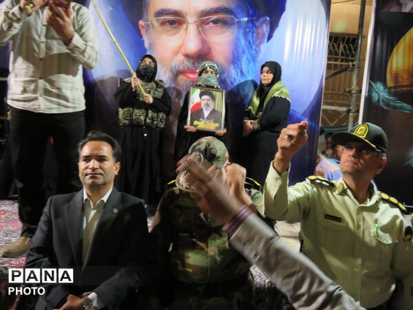 رژه دختران جان فدا همزمان با سراسر کشور در شهرستان خلیل آباد 