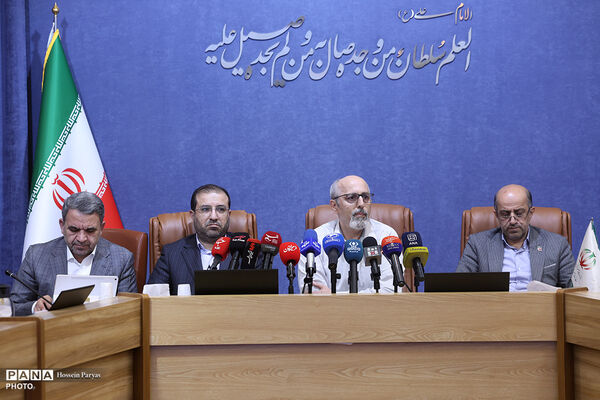 نشست خبری آغاز آموزش هوش مصنوعی به معلمان سراسر کشور