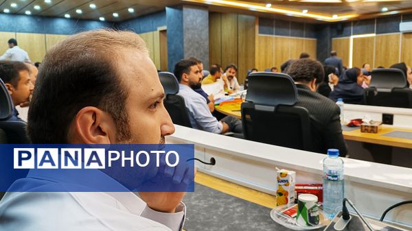 نشست خبری نماینده بویراحمد دنا و مارگون با خبرنگاران 