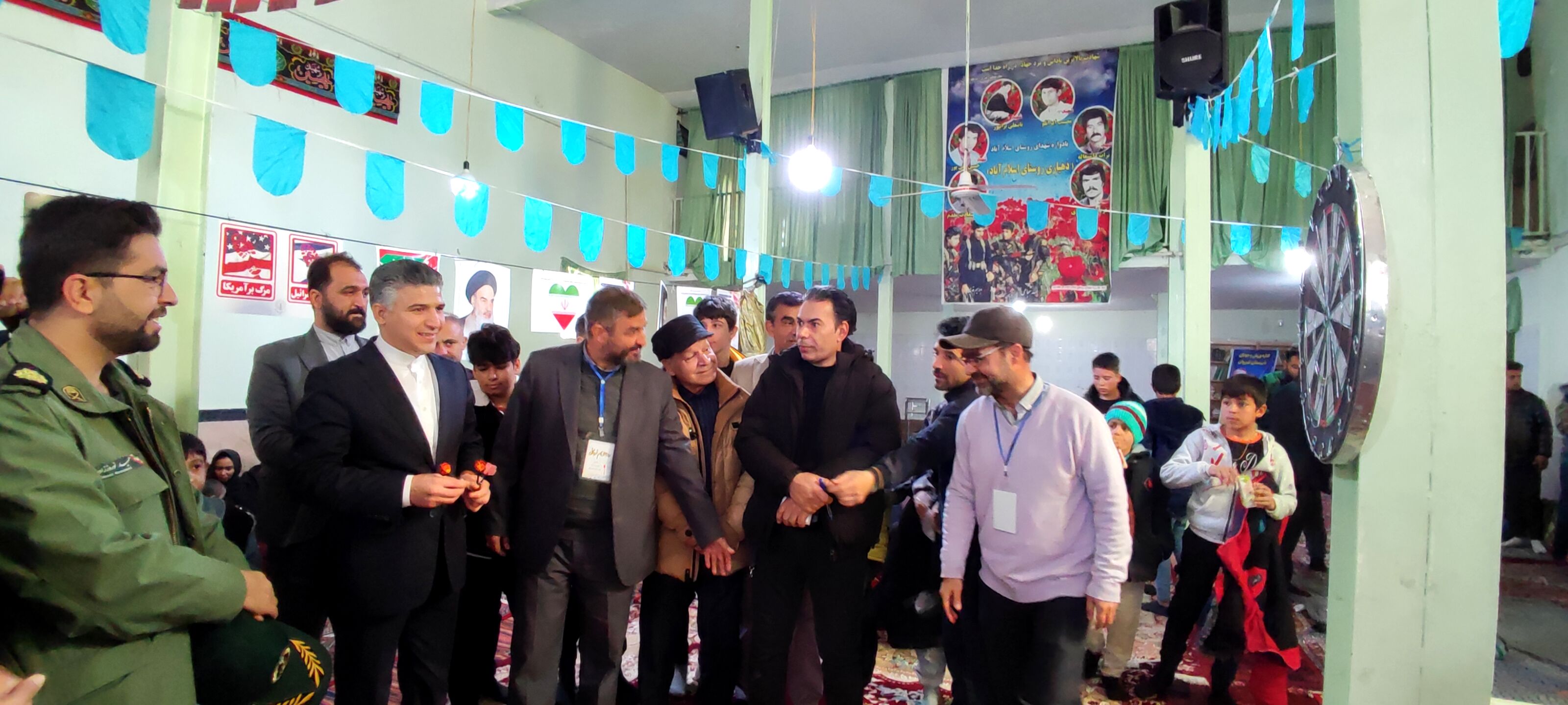 برگزاری مسابقات دارت در جشن بزرگ ۲۲بهمن در روستای اسلام آباد شیروان 