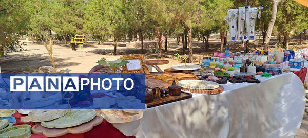 نمایشگاه محصولات دستی بانوان در بوستان نرگس قم