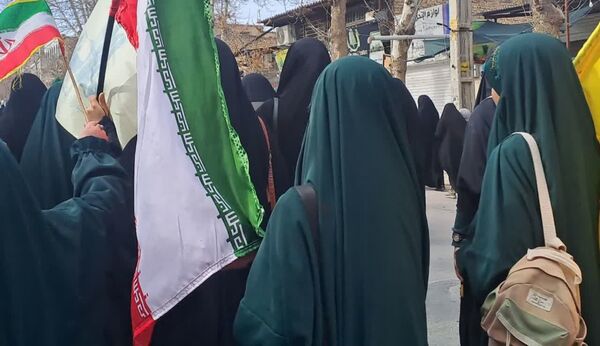 مردم یزد آمدند تا بگویند ما حافظان این نظامیم