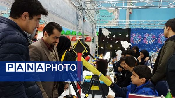 حضور پژوهش‌سرای معلم ناحیه یک کرج در نمایشگاه پژوهش و فناوری 