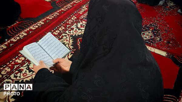 مراسم قرائت زیارت عاشورا در مسجد جامع