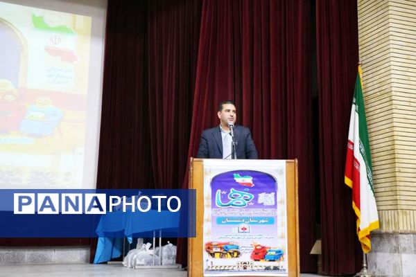 تجلیل از برگزیدگان دانش‌آموزی مسابقات فرهنگی و هنری جشنواره هما شهرستان دشتستان 