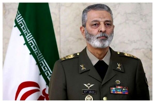 پاسداران انقلاب لحظه‌ای از حضور در صحنه‌های نیاز کشور دریغ نخواهند کرد