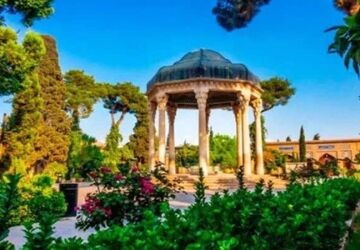 خوشا شیراز و وضع بی مثالش 
