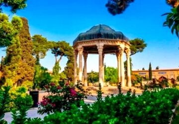 خوشا شیراز و وضع بی مثالش 
