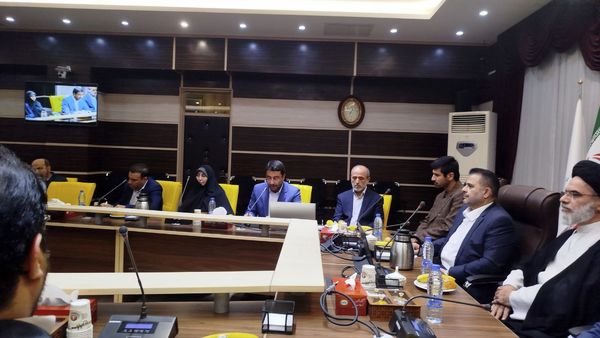 نشست هم‌اندیشی اساتید قرآنی با مسئولان وزارت آموزش و پرورش در تبریز