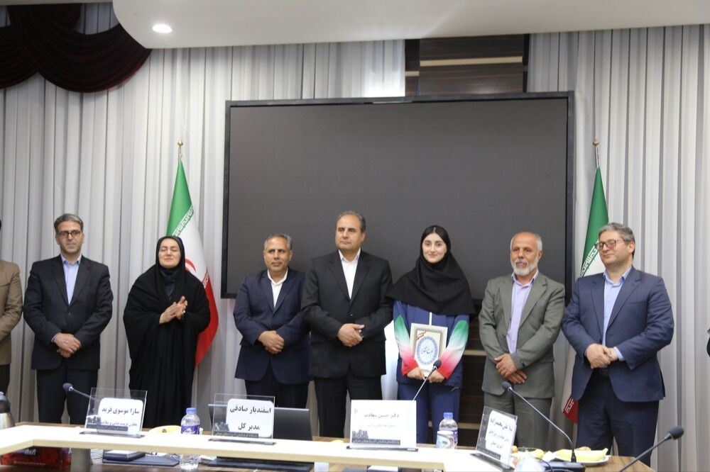 تجلیل از دانش‌آموزان ورزشکار و قهرمان آذربایجان شرقی