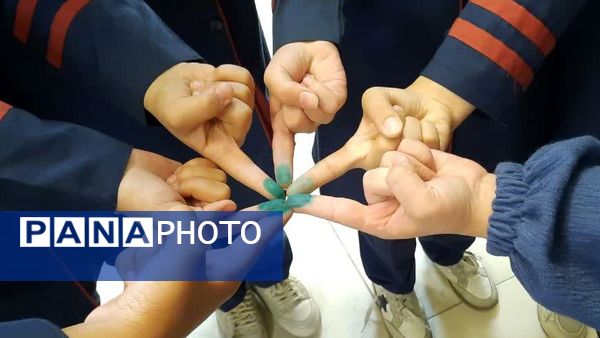 برگزاری انتخابات شورای دانش‌آموزی در دبیرستان شاهد طالقانی