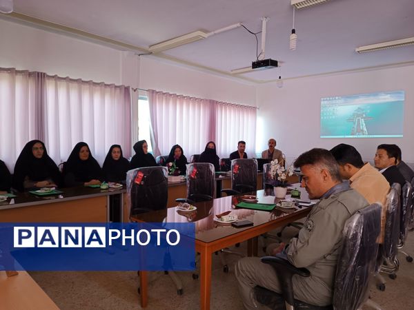 برگزاری دوره آموزشی محیط زیست ویژه مدیران و مراقبان سلامت فارسان