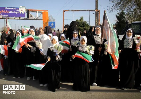 رزمایش حماسی و کاروان خودرویی در همدان؛ تجلیل از ارتش مقتدر در آستانه روز ارتش