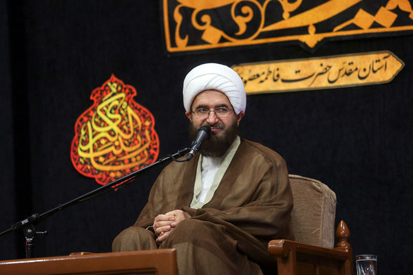 مراسم عزاداری سالروز وفات حضرت زینب در حرم بانوی کرامت