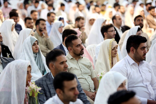 جشن ازدواج ۳۲۵ زوج جوان در حرم حضرت معصومه (س)