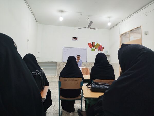 اولین جلسه هم اندیشی اولیا و مربیان در دبستان شهید پسندیده فدافن