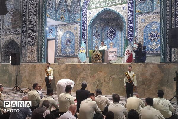 برپایی میز خدمت پلیس در مصلی به مناسبت هفته نیروی انتظامی