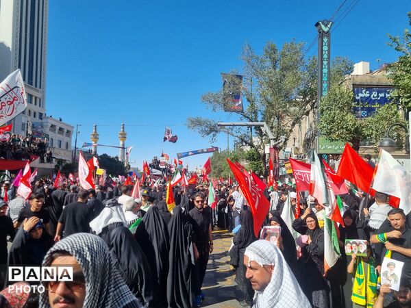 میراث خونین؛ مشهد در تپش قلب عشق به رهبر شهید