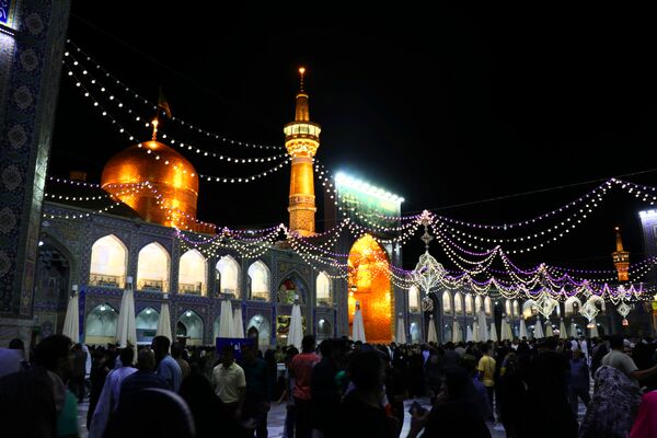 عید امامت در حرم امام رضا(ع)