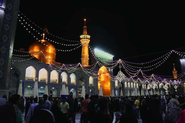عید امامت در حرم امام رضا(ع)